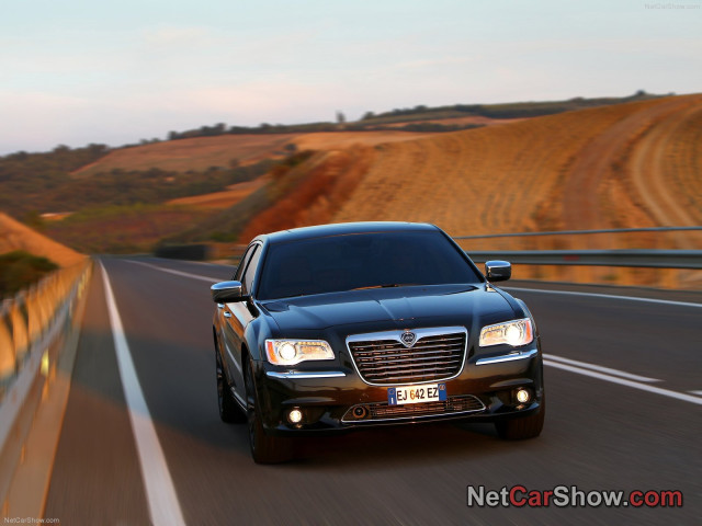 Lancia Thema фото