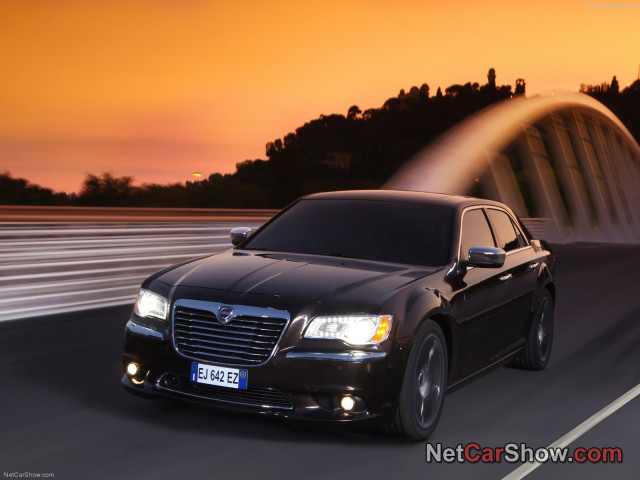 Lancia Thema фото