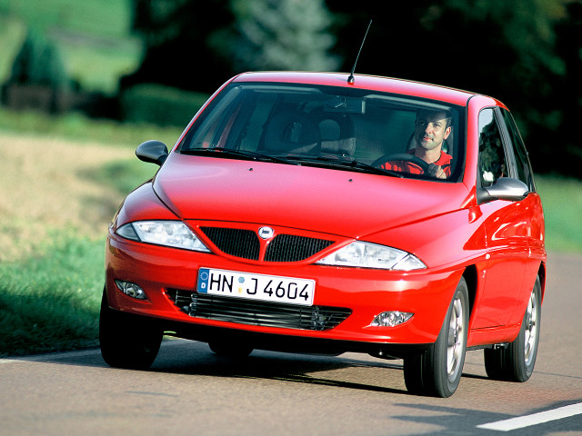 Lancia Y фото