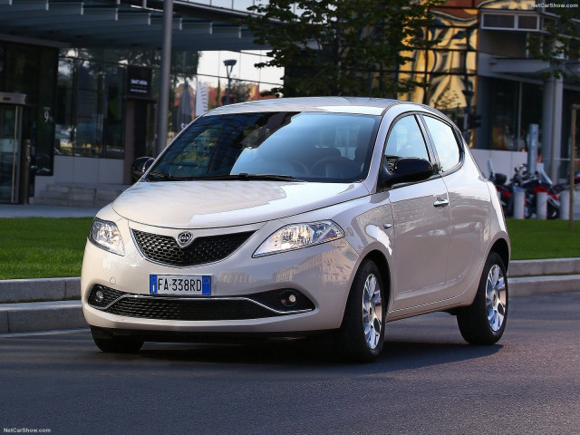 Lancia Ypsilon фото