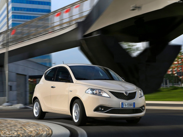 Lancia Ypsilon фото