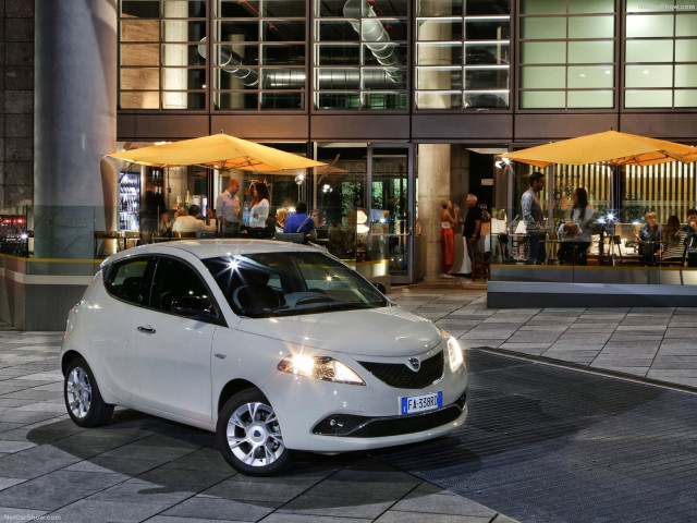 Lancia Ypsilon фото