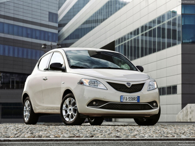 Lancia Ypsilon фото