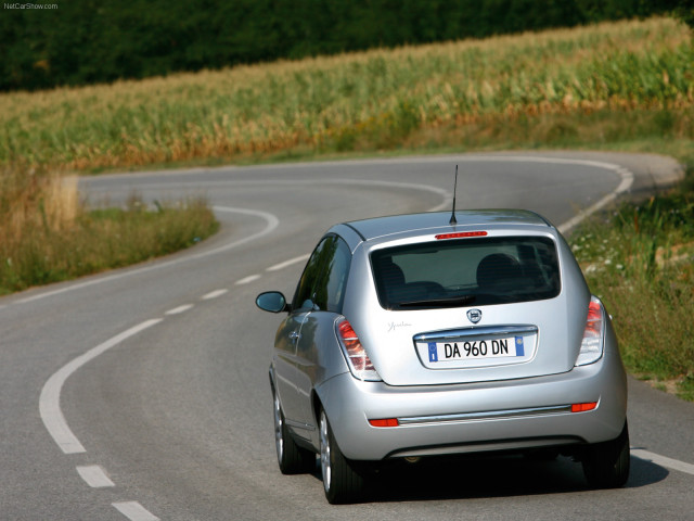 Lancia Ypsilon фото