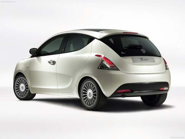 Lancia Ypsilon фото