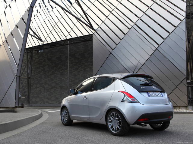 Lancia Ypsilon фото