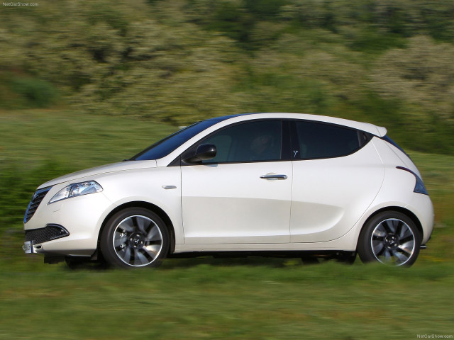 Lancia Ypsilon фото