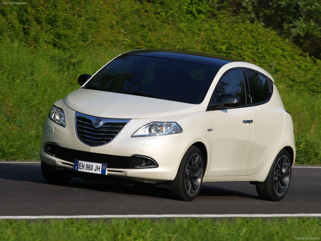 Lancia Ypsilon фото