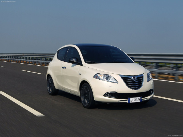 Lancia Ypsilon фото