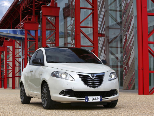 Lancia Ypsilon фото