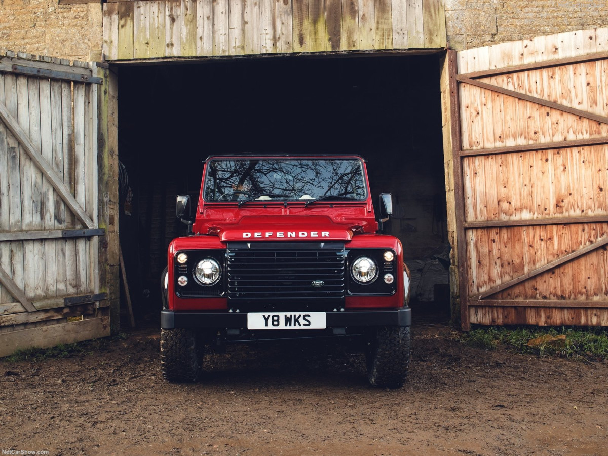 Land Rover Defender Works V8 фото 192816