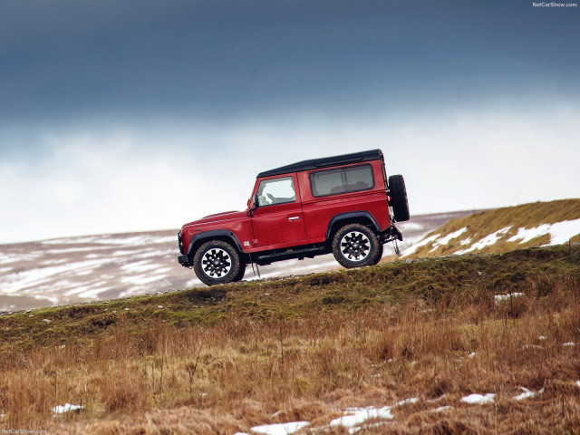 Land Rover Defender Works V8 фото