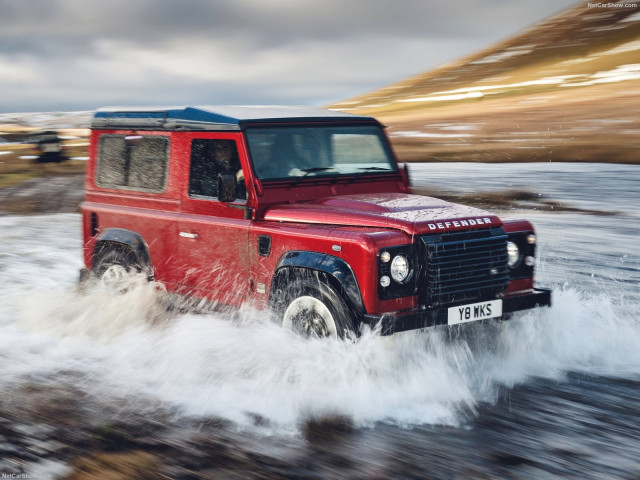 Land Rover Defender Works V8 фото