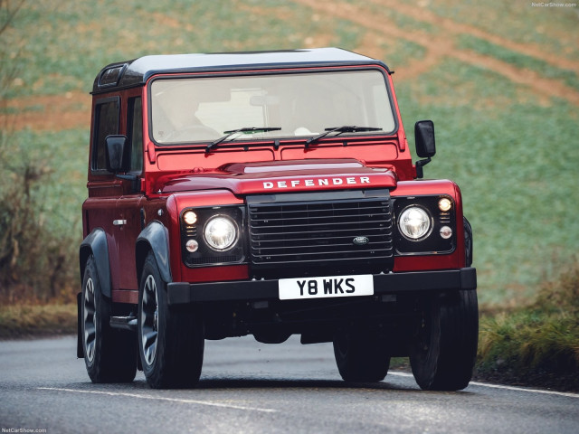 Land Rover Defender Works V8 фото