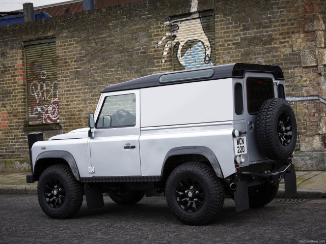 Land Rover Defender X-Tech фото