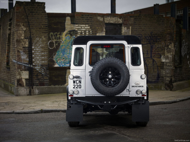 Land Rover Defender X-Tech фото