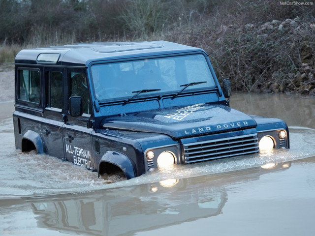 Land Rover Defender фото