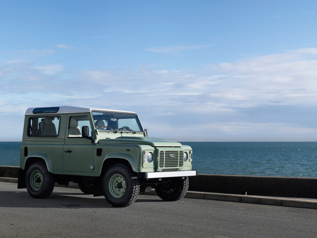 Land Rover Defender фото