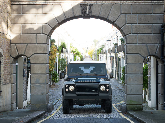 Land Rover Defender фото