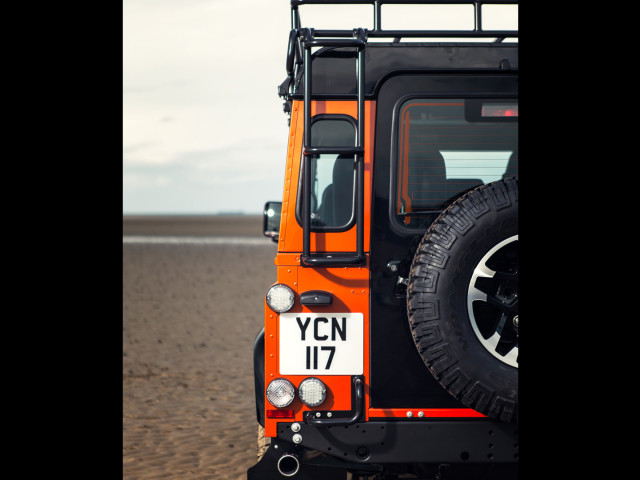 Land Rover Defender фото