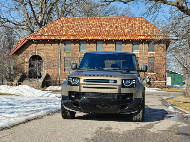 Land Rover Defender фото