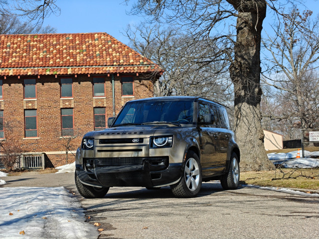 Land Rover Defender фото