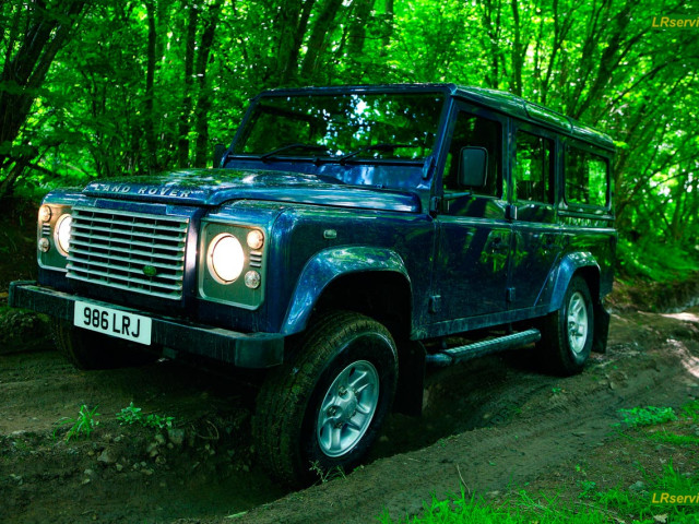 Land Rover Defender фото