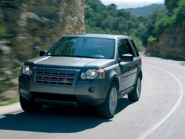 Land Rover LR2 фото