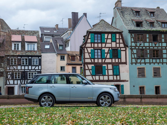 Land Rover Range Rover Hybrid фото