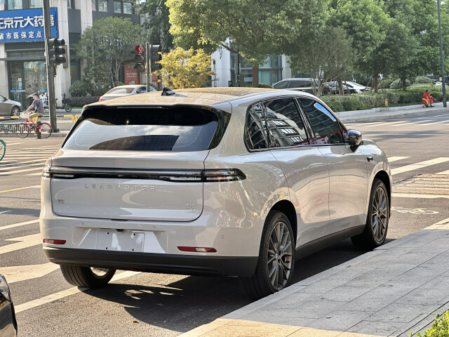 Leapmotor C10 фото