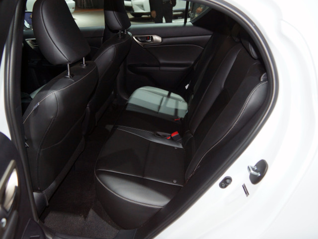 Lexus CT 200h фото