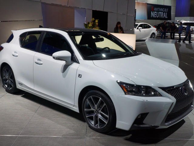 Lexus CT 200h фото