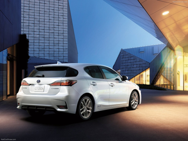 Lexus CT 200h фото