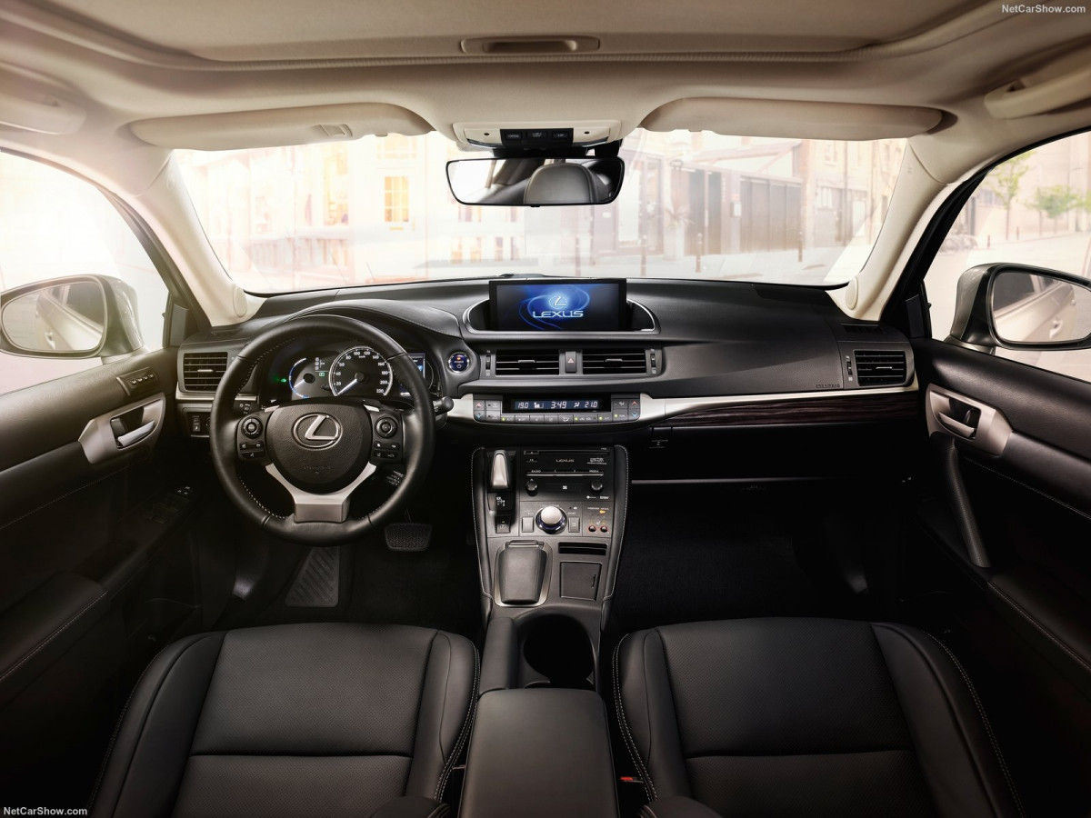 Lexus CT 200h фото 189712