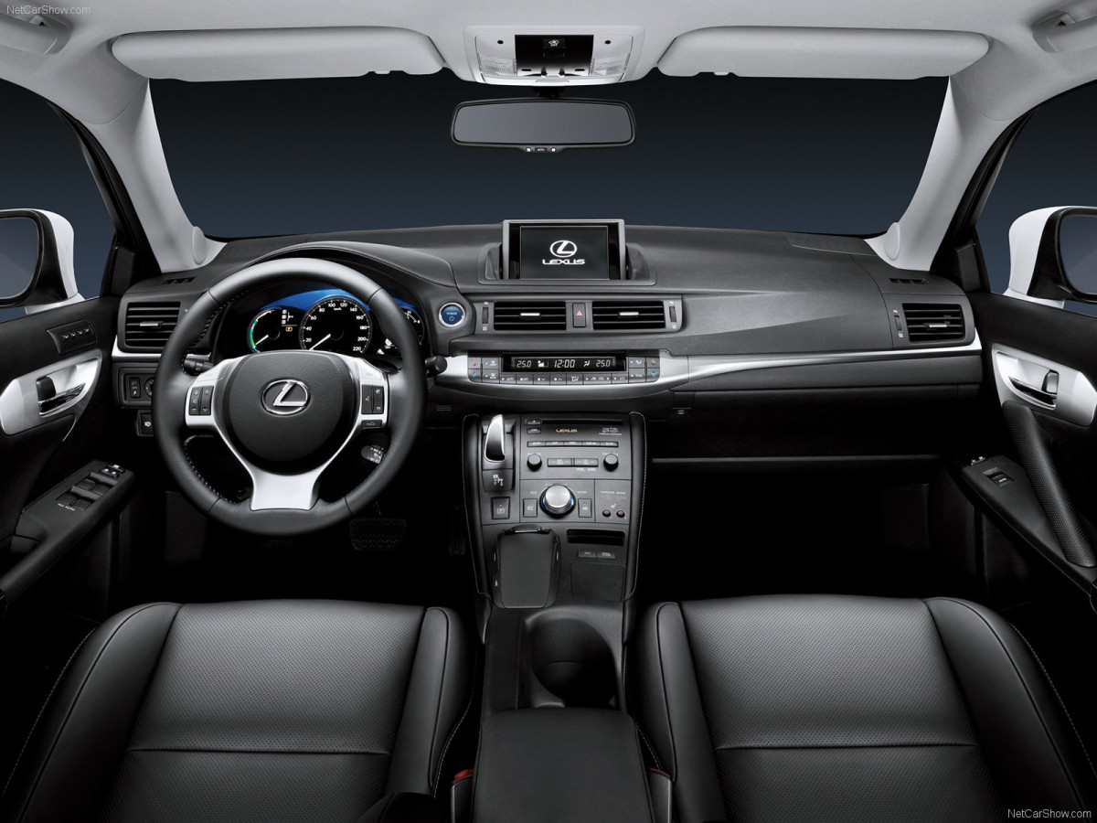 Lexus CT 200h фото 75048