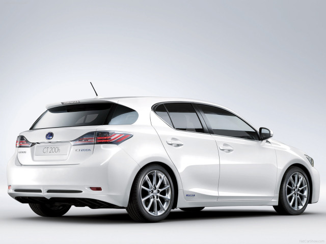 Lexus CT 200h фото