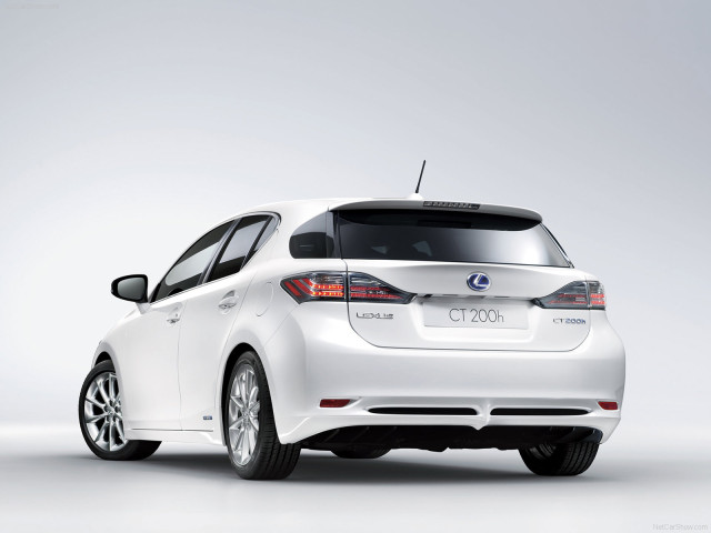 Lexus CT 200h фото