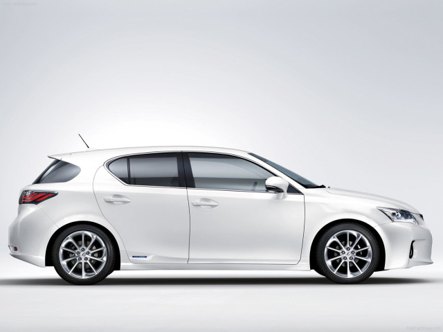 Lexus CT 200h фото