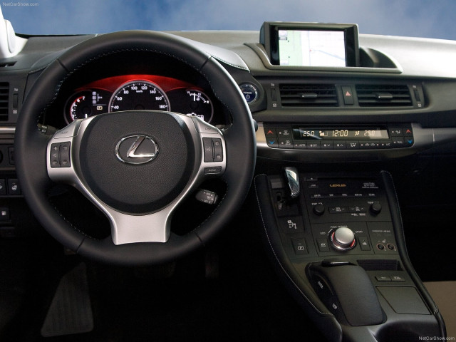 Lexus CT 200h фото