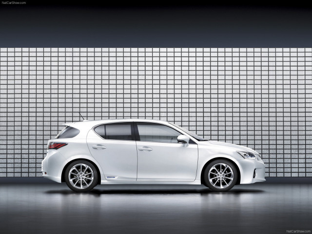 Lexus CT 200h фото