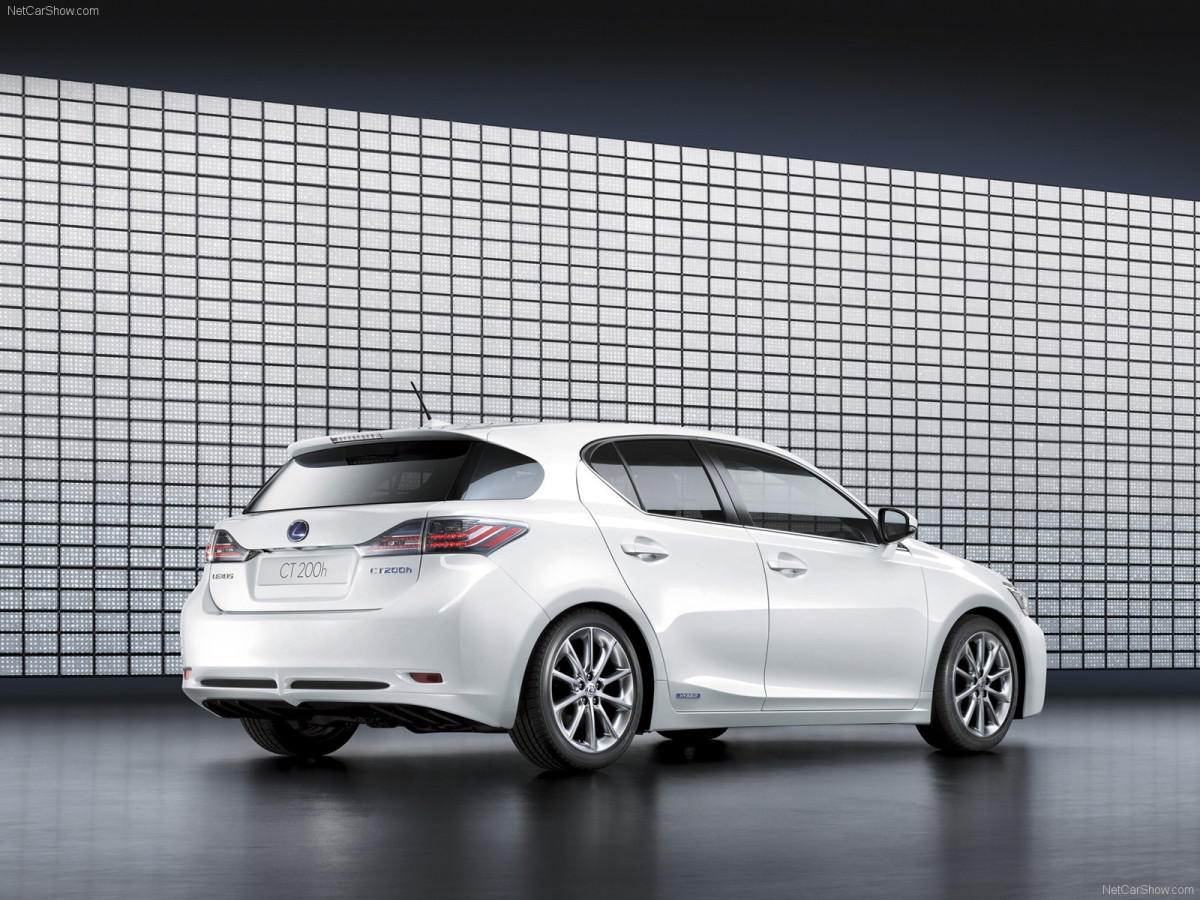 Lexus CT 200h фото 78419