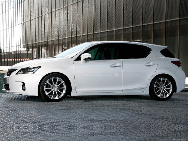 Lexus CT 200h фото
