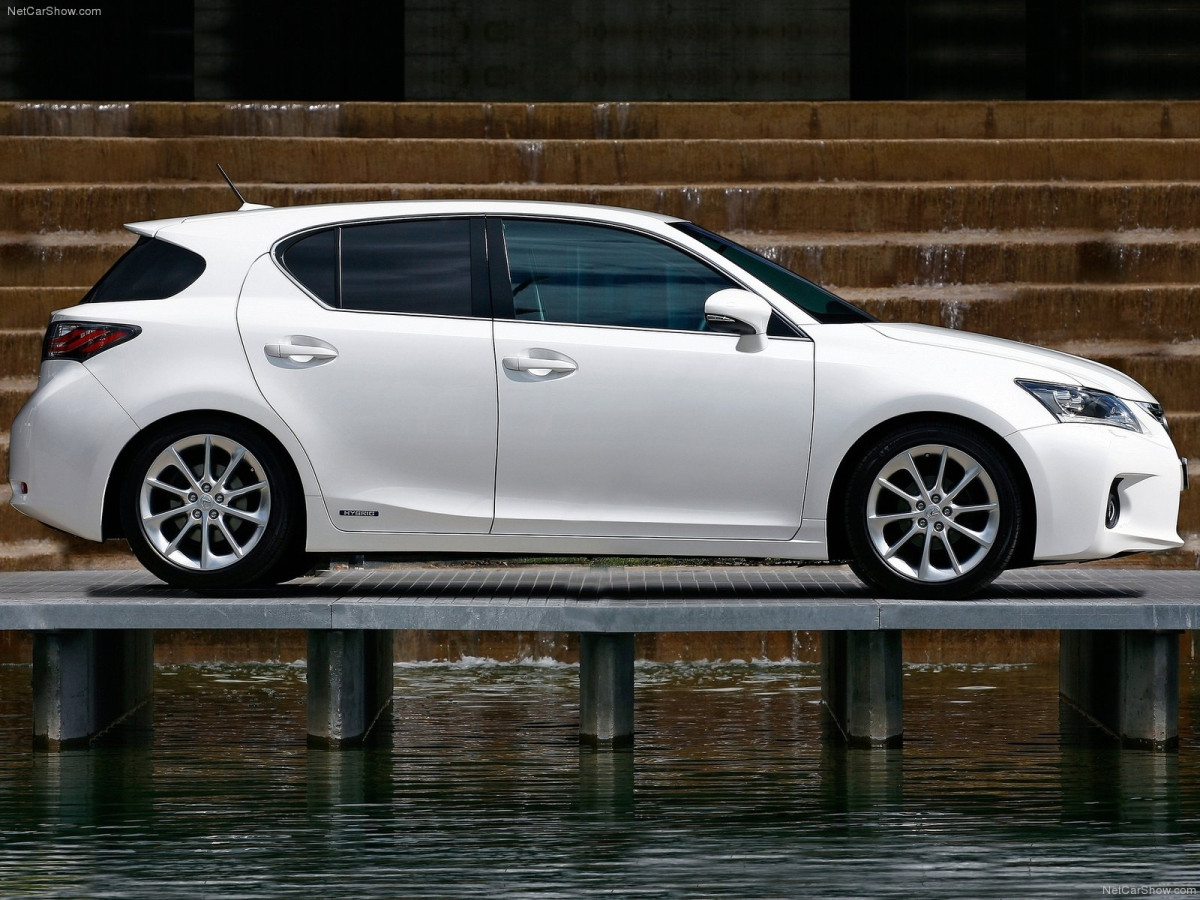 Lexus CT 200h фото 78430