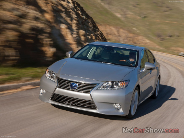 Lexus ES 300h фото