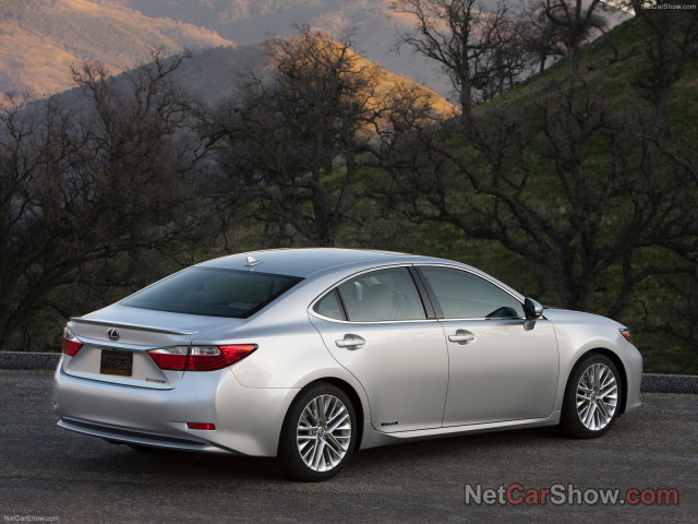 Lexus ES 300h фото