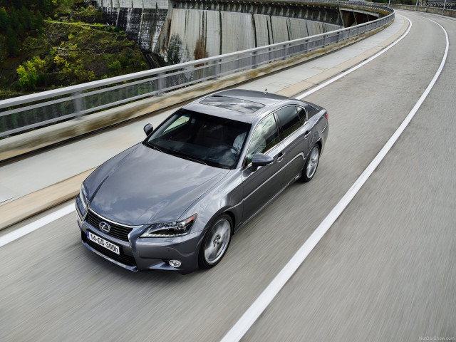 Lexus GS 300h фото