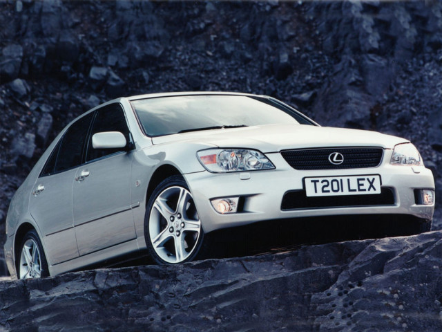 Lexus IS 200 фото