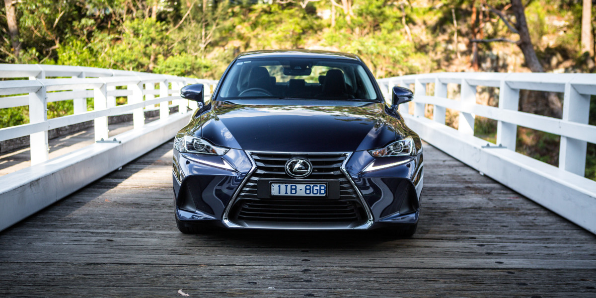 Lexus IS 200 фото 180182