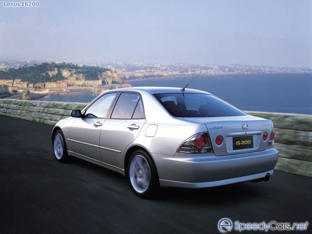 Lexus IS 200 фото