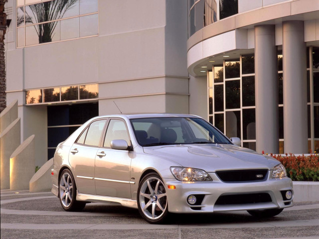 Lexus IS 300 фото